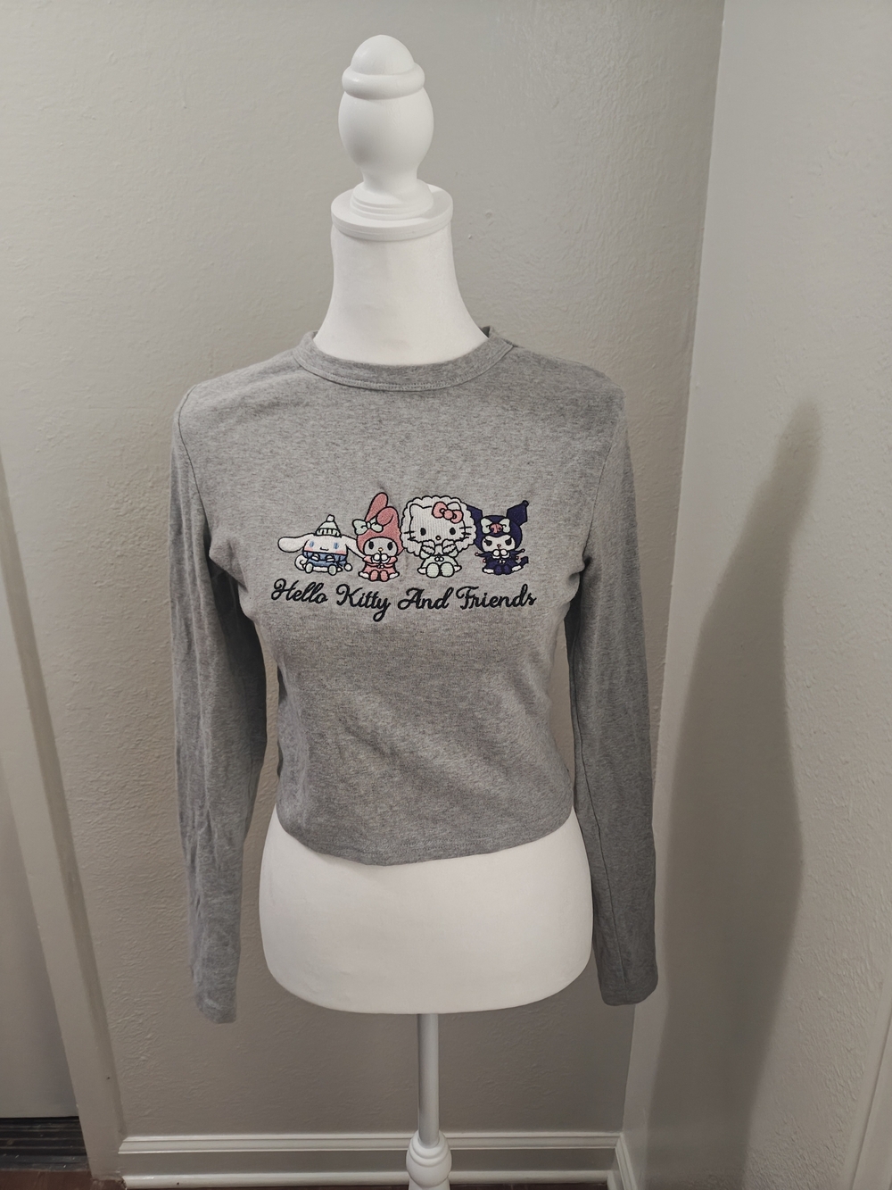 White Hooded Zip Jacket , Shirt and Sweatpants Set with  Cinnamonroll Embroidery - Picture 2 of 3
